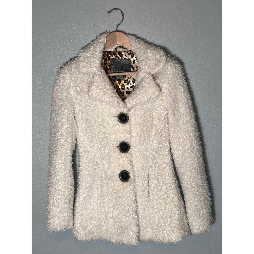 BKE Twisted Faux Fur Cream Coat Y2K Small Animal Print Cheetah Lining Mob Wife